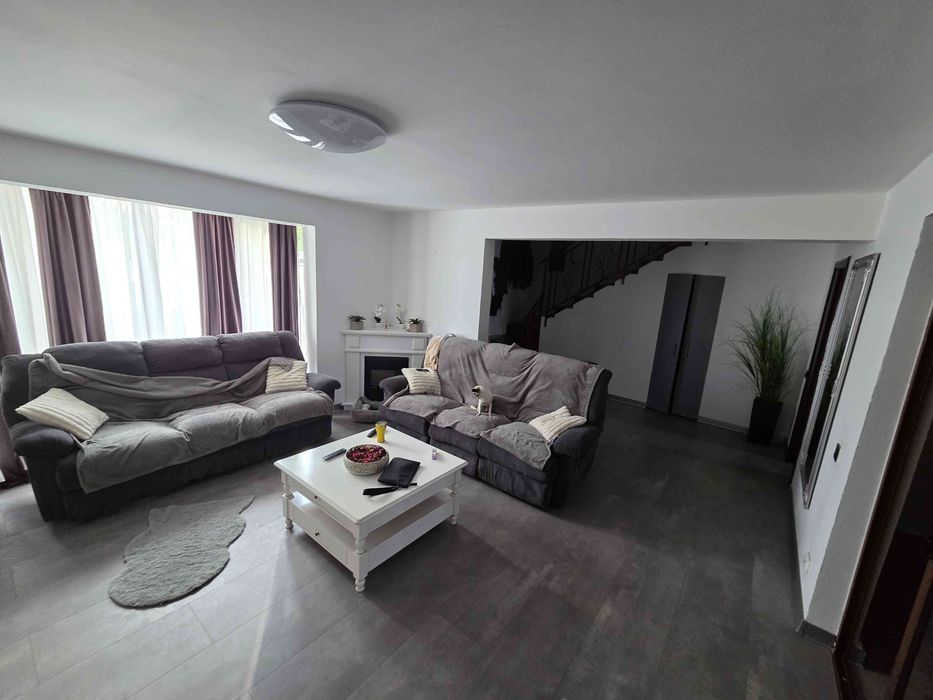 Vand casa in targoviste