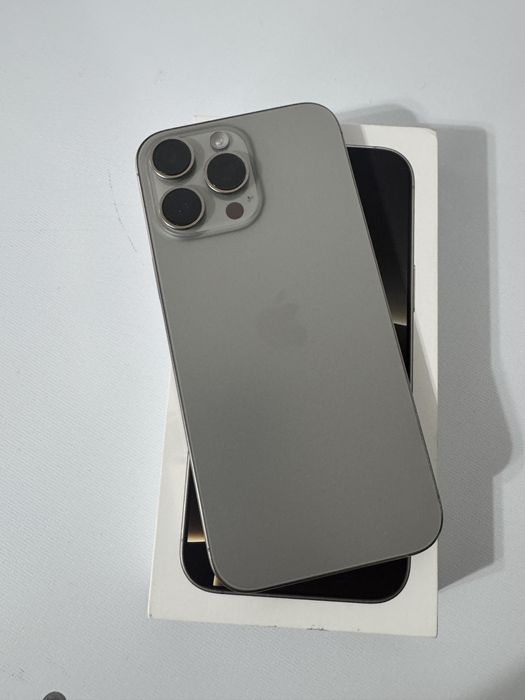 Iphone 16 pro max/100% baterie