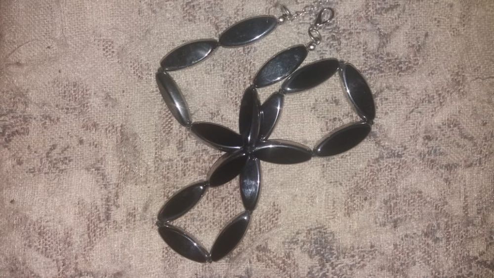 комплект браслет и ожерелье.