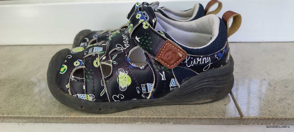 Детски сандали 24 номер, със затворени пръсти и пета