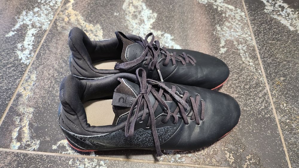 Футболни обувки / бутонки Kipsta 40 номер