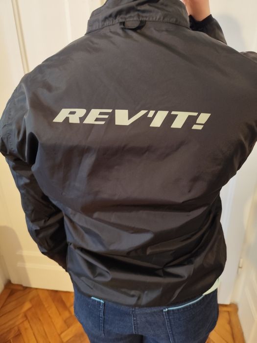 Geaca strat intermediar Revit