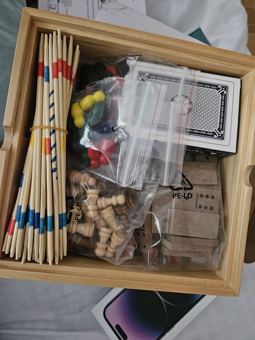 настольная игра шахмат, нарды, картв