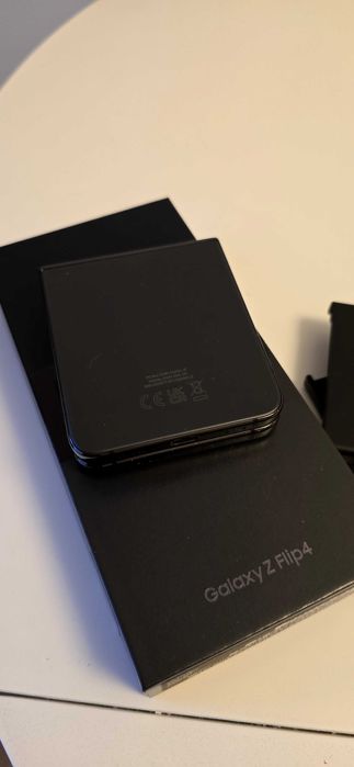 Samsung Galaxy Z Flip 4