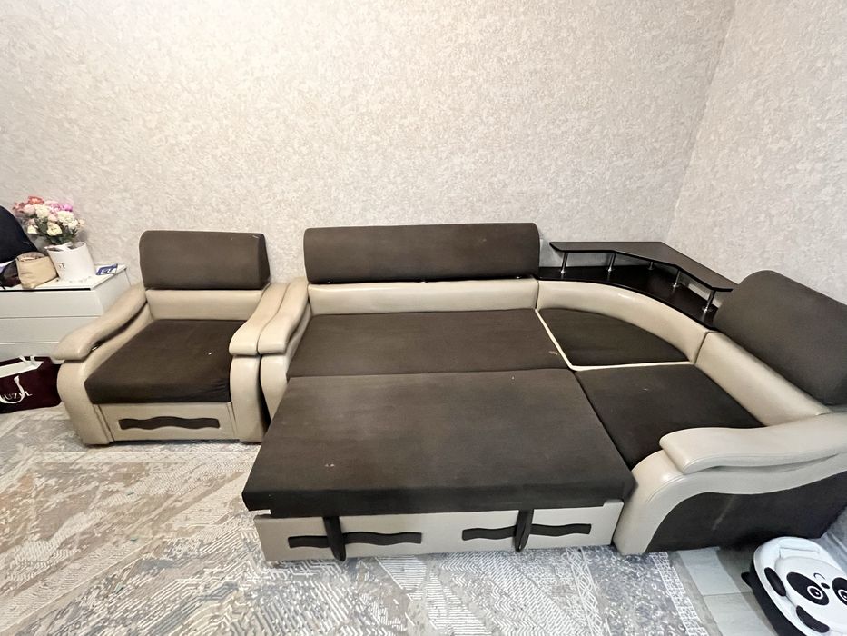 Уголовой диван и кресло