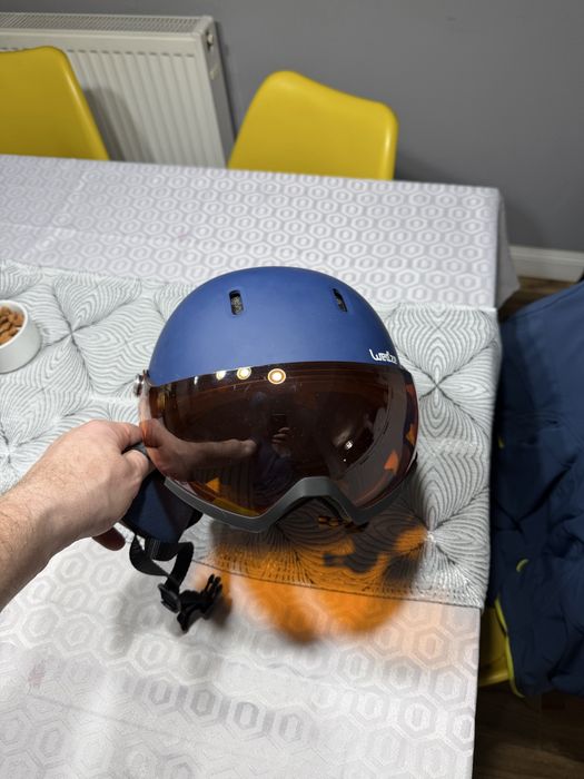 Vand 2 buc Casca schi pentru adulti si 1 buc copii