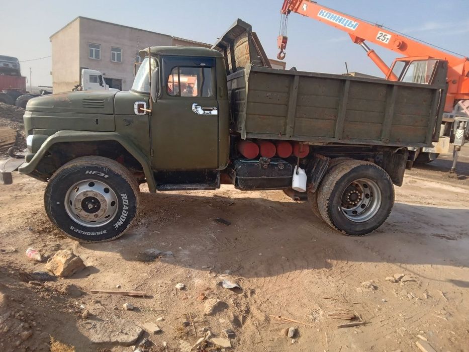 Zil sotiladi samasval