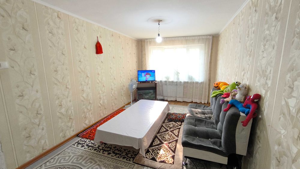 Продаётся 2-комнатная квартира на 1 этаже. ЖАНГЕЛДИНА-остановка АЙГУЛЬ