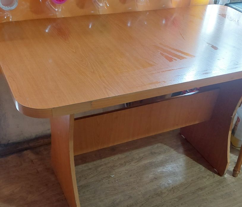 Продам стол кухонный  120 x 60