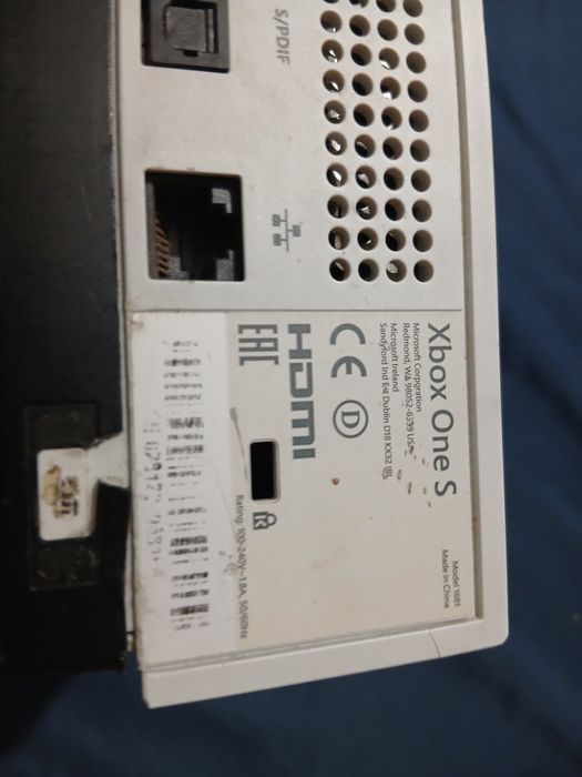 Vand xbox one s nefunctional ps3 perfect functional