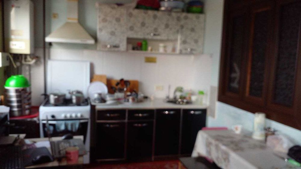 СРОЧНО продается 3*ком 110м2 керпичн.балкон 2х6. рядом мечеть Зангиата