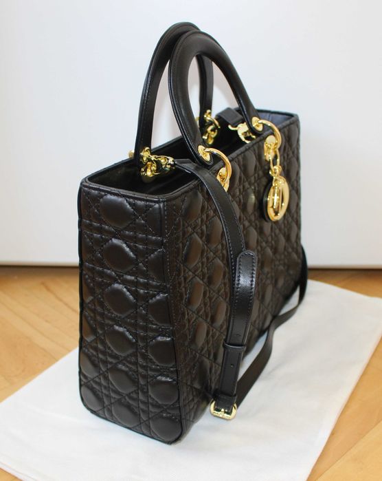 Дамската чанта Lady Dior