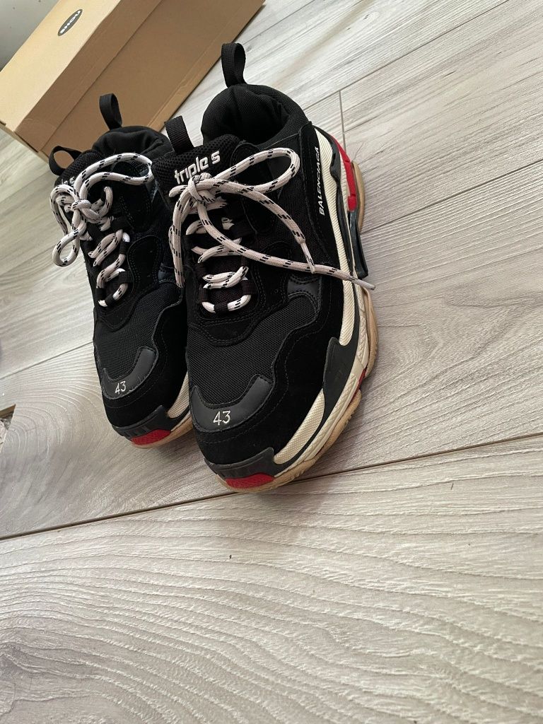 Balenciaga triple s olx deals
