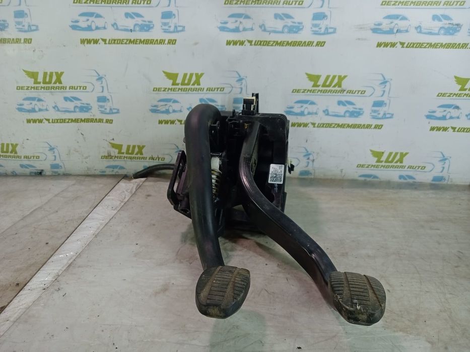 Pod pedalier pedale 6870848-04 BMW X1 F48 (2015 - 2020)