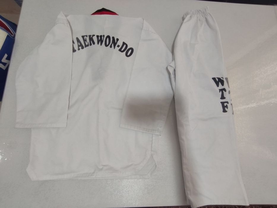 Полный комплект экипировки для тхэквандо WTF