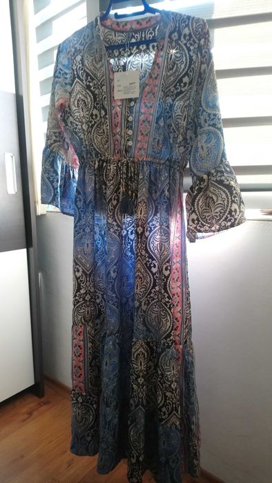 Чисто нова лятна рокля с етикет тип индийска , коприна