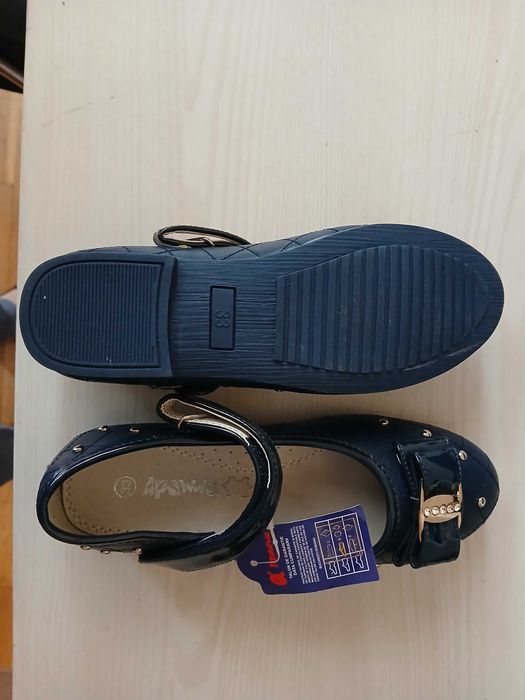 Обувки за момиче