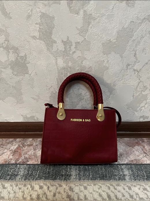 Продам женскую сумку