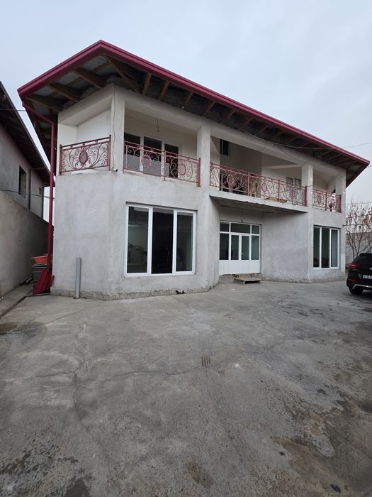 Срочно продаётся участок 6-соток 9-комнота 2-этаж+полвал Сергели Эркин