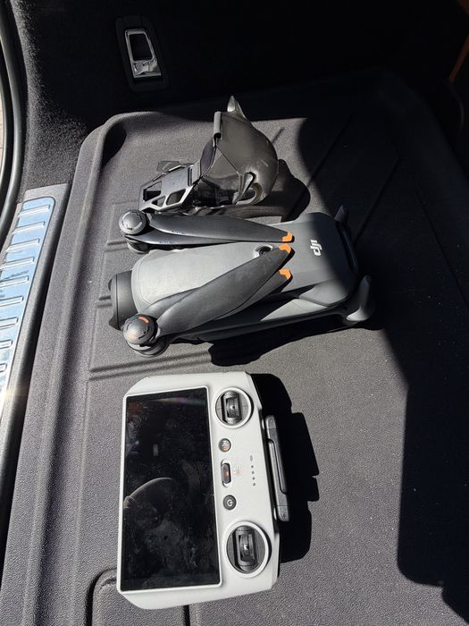 Продам дрон MAVIC 4