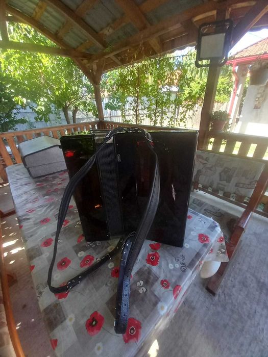 Acordeon Royal Standard in stare buna