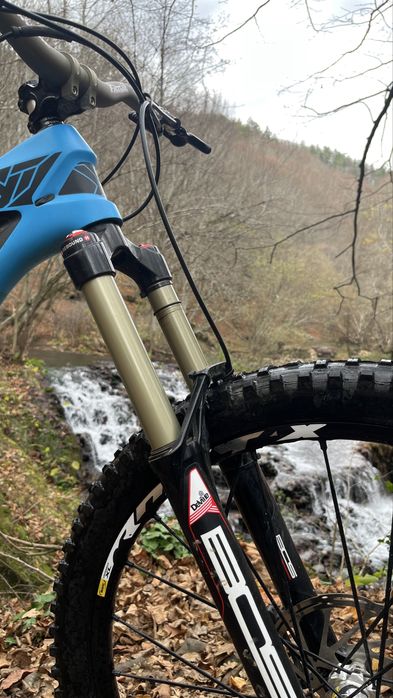 Yt Capra CF Pro 27.5/M