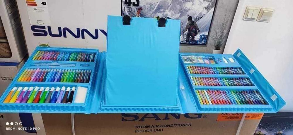 Детски комплект за рисуване и оцветяване в куфар от 208 части