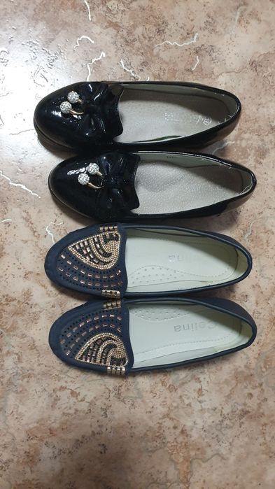 Продам обувь детскую.