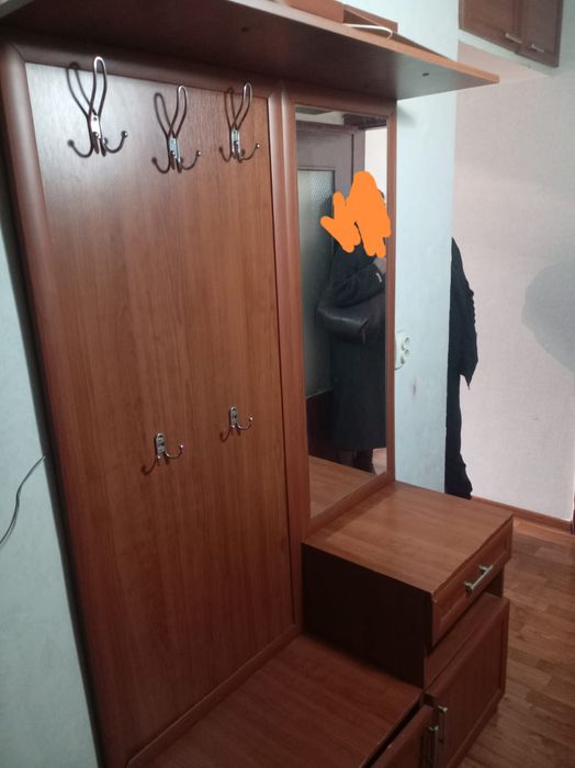 Продам прихожую шкаф