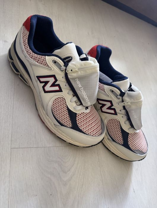 Обувки New Balance 2002 43