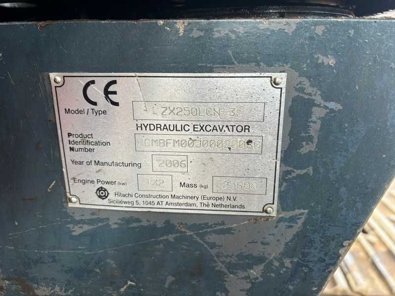chii Dezmembrez excavator pe senile Hitachi Zaxis ZX 250 Seini