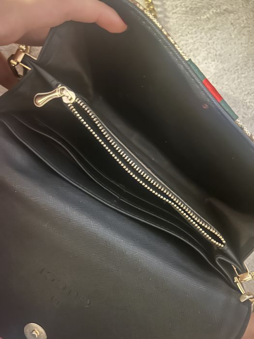 geanta gucci originala se prezinta intr-o stare excelenta, purtata o singura data