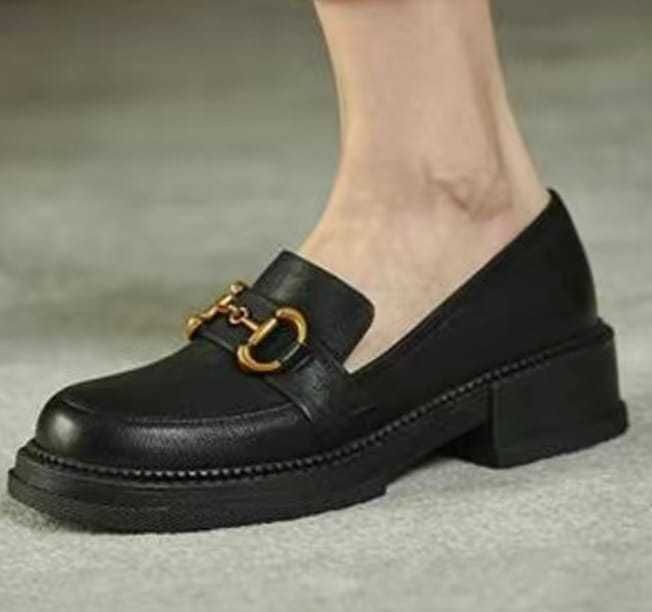 Продам туфли новые