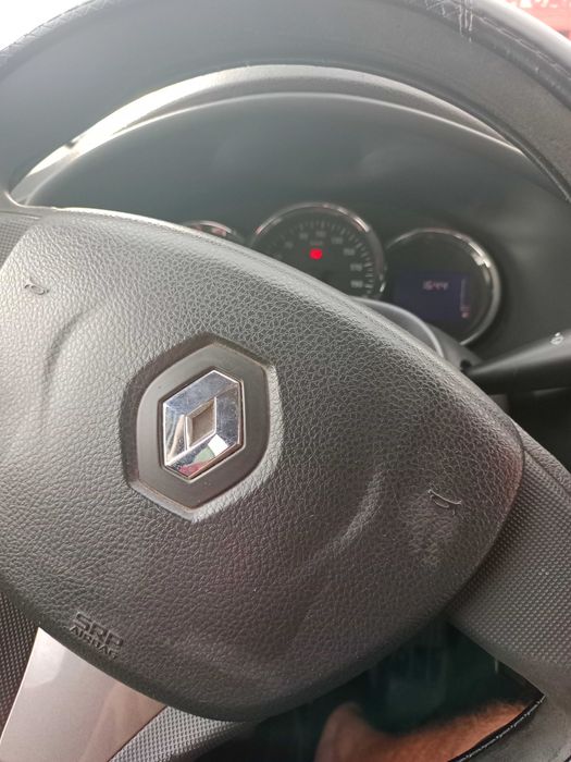 Автомобиль Renault Logan