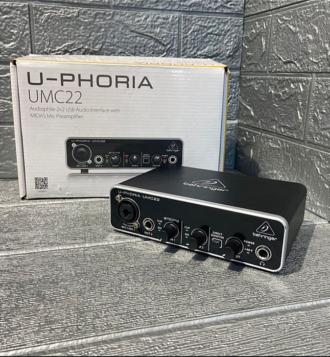 Звуковая карта behringer umc22