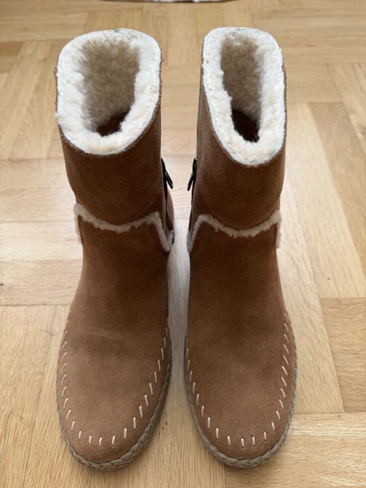 Нови Дамски велурени боти UGG Lorna