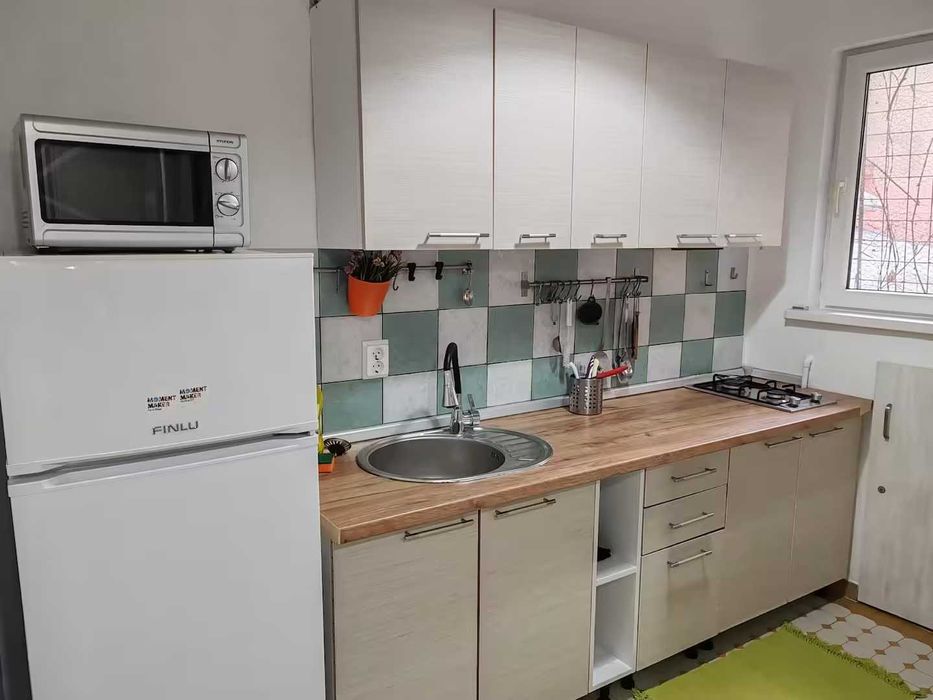 Zona Universitate Inchiriez apartament intrarea italiana