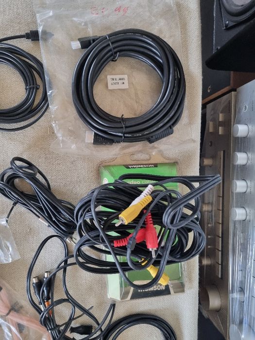 Pachet dif cabluri Audio Video,etc. Perfecta stare.