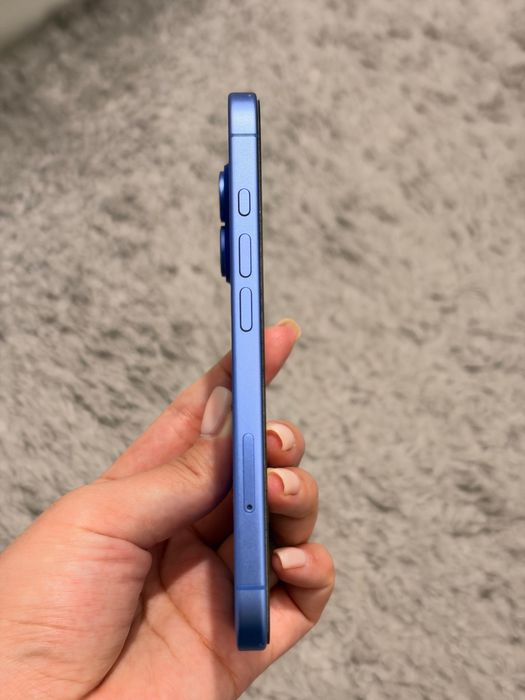 Продам Iphone 16