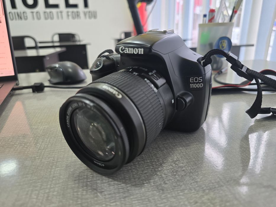 Продам Canon EOS 1100D