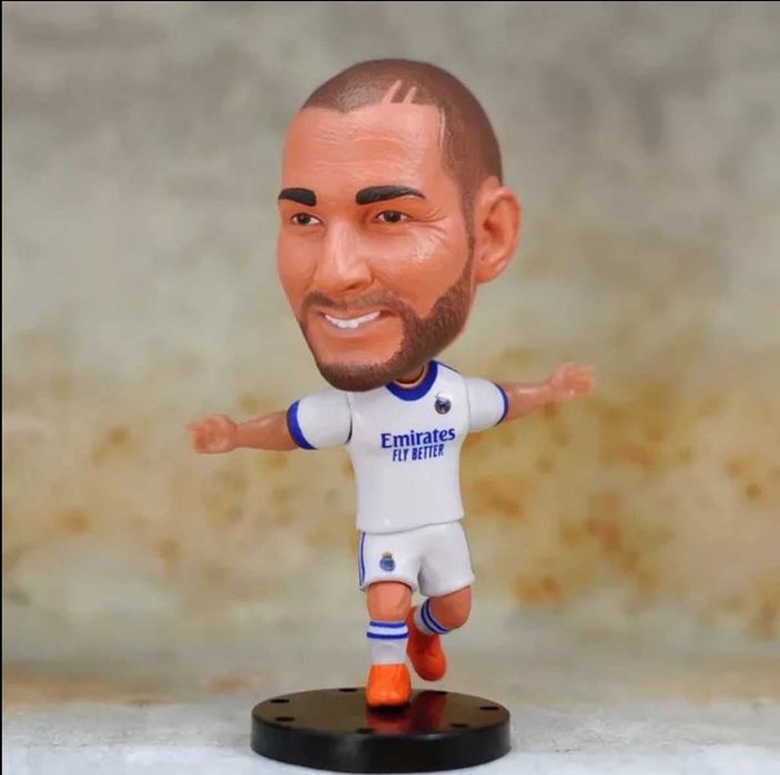 Играчка фигурка:Зидан/ Роналдиньо/ Холанд/ Роналдо/ Меси/ Мбапе Неймар