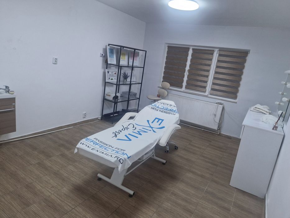 Inchiriez post in Salon beauty