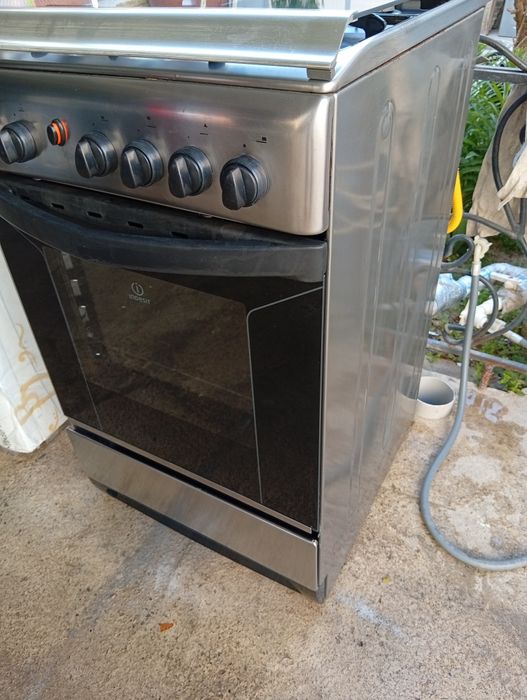 Продаётся Газовая плита Индезит оригинал