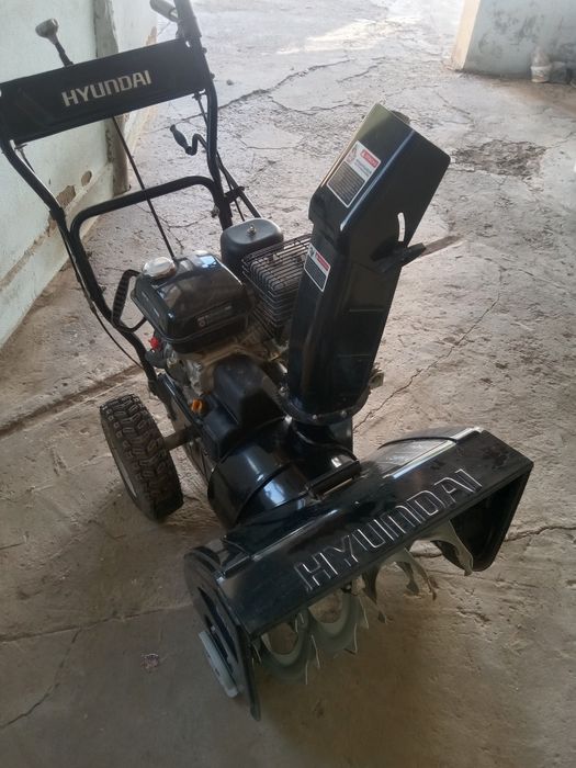 Снегоуборочная машина