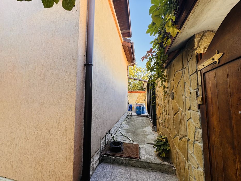 Продава се Къща в Бургас, Възраждане - 140 кв.м за 1286 €/кв.м - Снимка #11