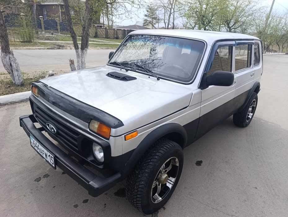 Продам ниву 5 дверную