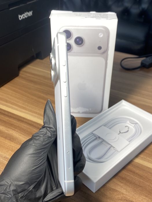 iPhone 17 Pro Max • 1 TB • Silver