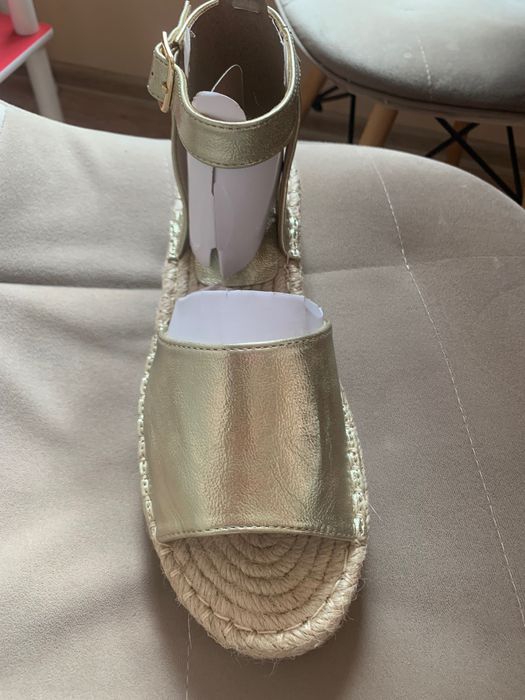 Сандали about you