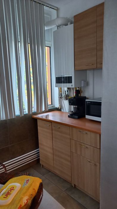 Inchiriez apartament 3 camere