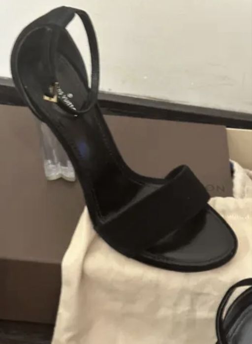 Sandale Louis Vuitton mas 39.5 IT ,autentici 100% Noi Ocazie!